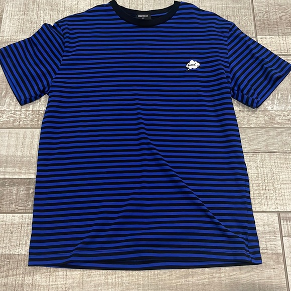 Forever 21 Tee - Picture 1 of 3